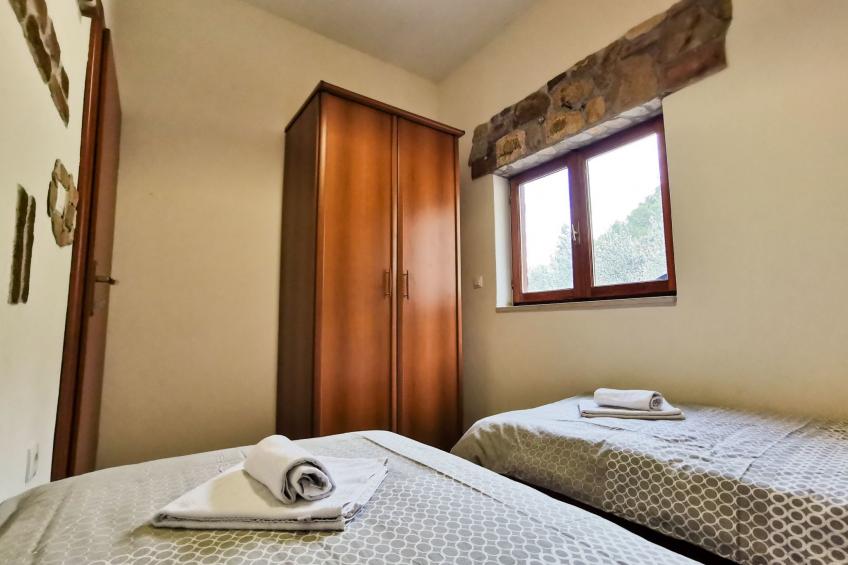 in Kaštel Lukšić mit großer Terrasse und Bergblick - foto 27