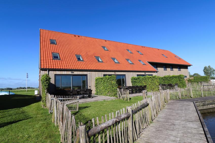 Friese Villa 6 in Leons