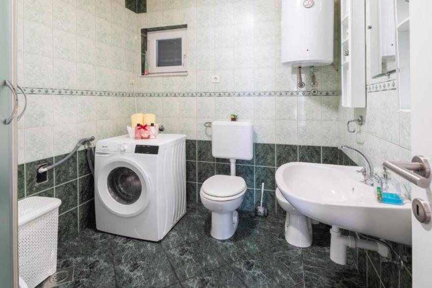 Omis River & Sea Escape - One Bedroom Apartment with Balcony and Sea View - foto 18