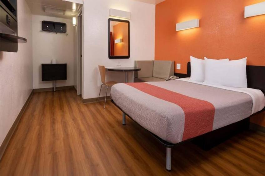 1 Full Bed  ADA/RI Shower