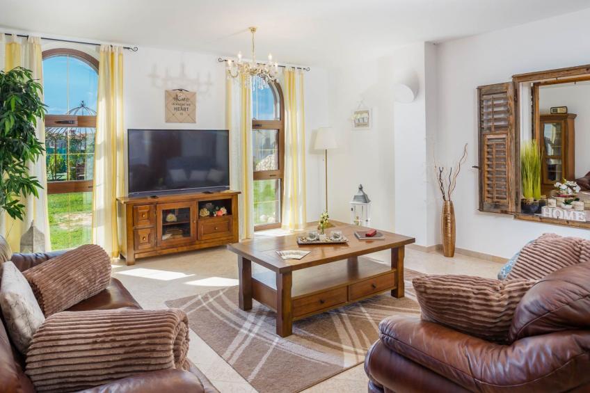 Villa Kamenica  im mediterranen Stil mit Innen- und Außenpool - foto 22