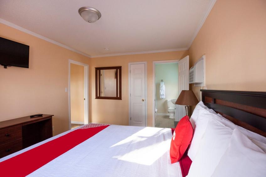 King Bed with Pull Out - foto 14