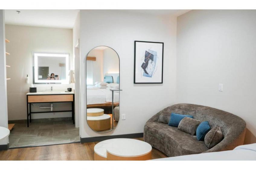 Deluxe Two Queen Room with Sofa - foto 6
