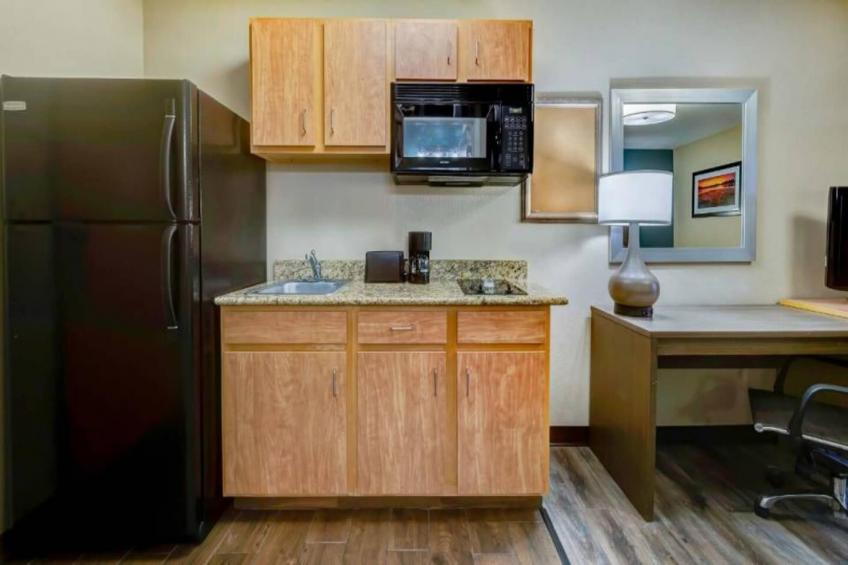 1 King Bed  Non-Smoking Kitchen - foto 6