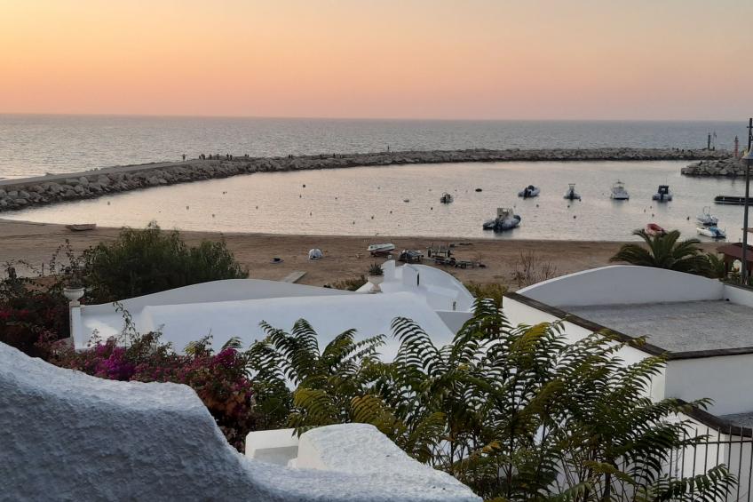 Zwei-Zimmer-Penthouse-Wohnung mit Terrasse mit Meerblick - foto 31