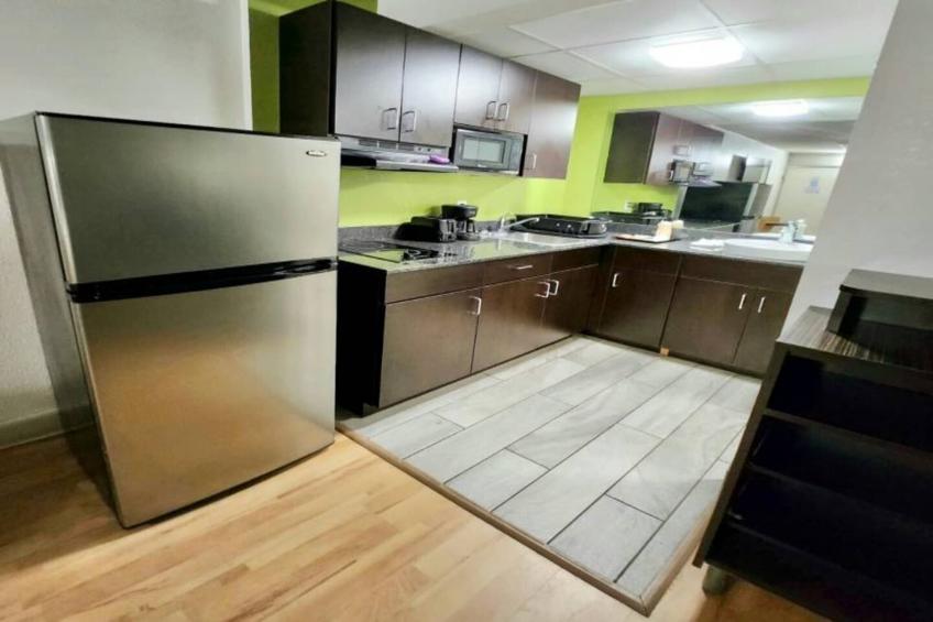 1 King Bed  Smoking Kitchen - foto 19