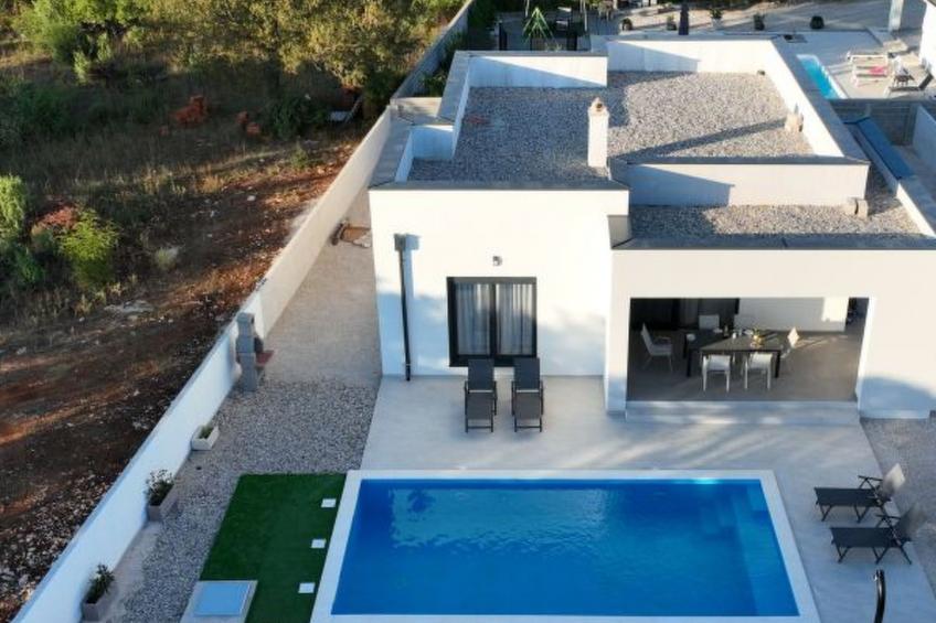 Villa Zara Blu with pool