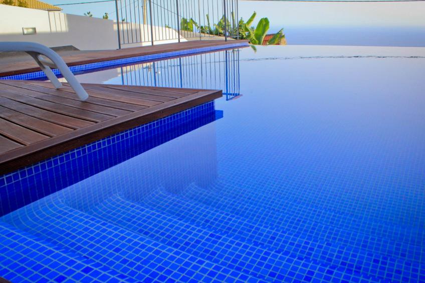 in Estreito Da Calheta mit Privatem Pool und Meerblick