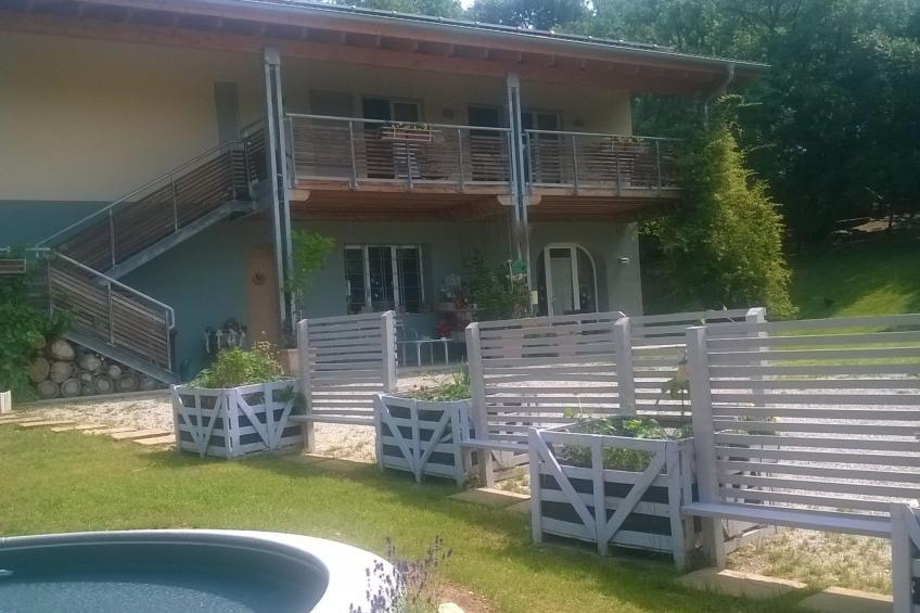 Wohnung mit Grill, Pool und Terrasse