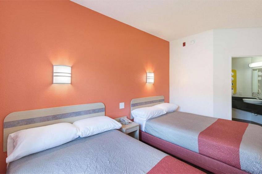 2 Full Beds  Non-Smoking - foto 9