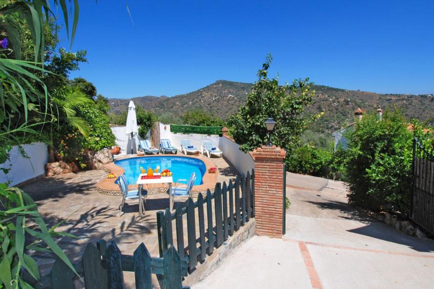 Schönes Landhaus mit Pool, Klimaanlage, Privatsphäre. - foto 2