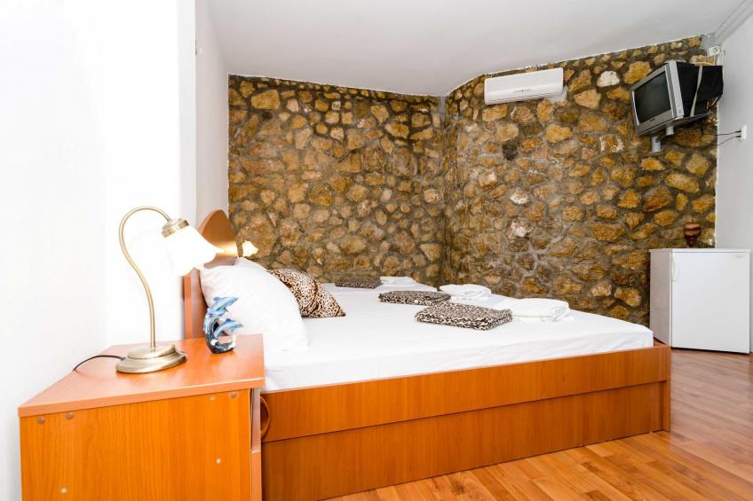 Guest House Daniela- Triple Room with Balcony and Sea View - SOBA 5 - foto 4