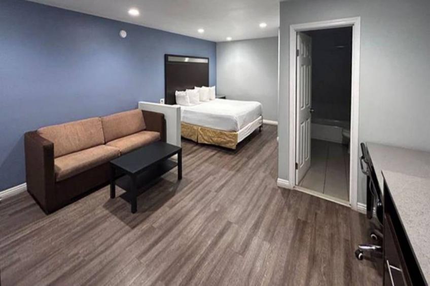 1 King Bed  Non-Smoking - foto 11