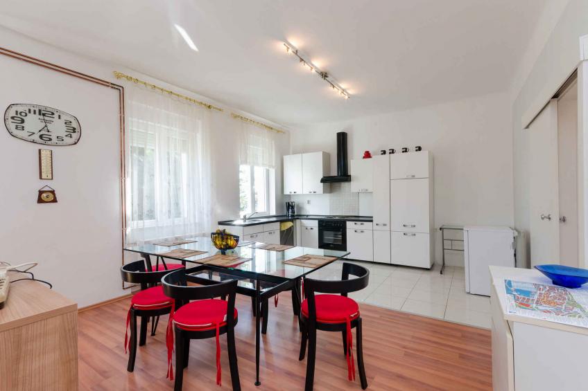 Holiday apartment with balcony and air conditioning - BF-R7WH8 - foto 10