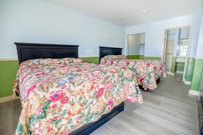 2 Queen Bed Smoking - foto 13