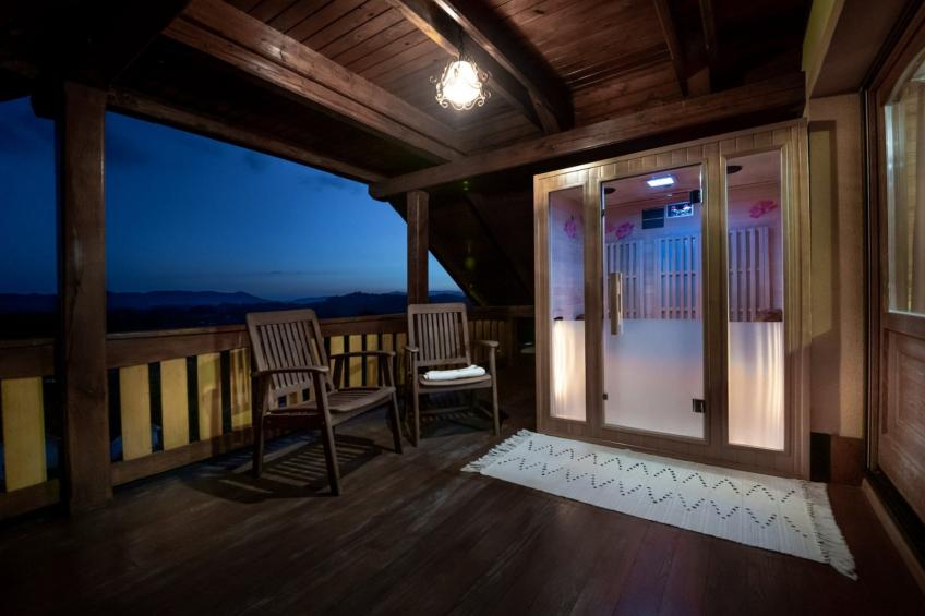 Vivid Hillside Country House with Hot-Tub and Sauna - Two Bedroom Country House - foto 26