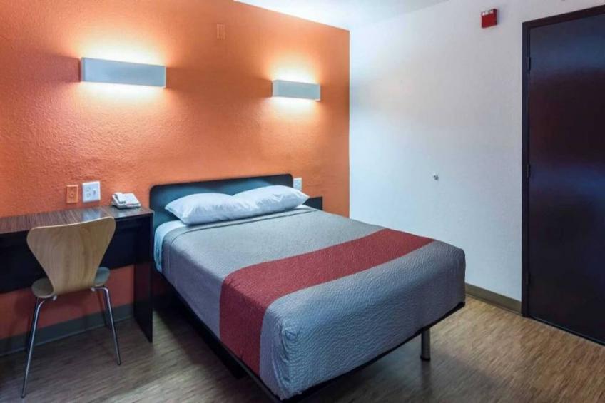 1 Full Bed  Smoking - foto 16