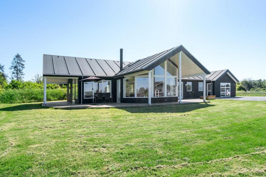 "Swarthofthi" - 1.5km from the sea in NW Jutland