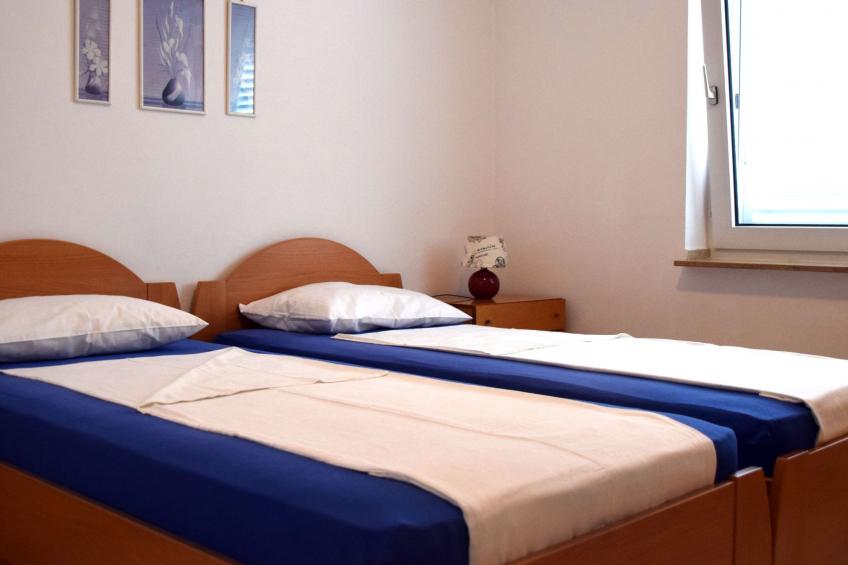 für sechs Personen mit Terrasse im Erdgeschoss gelegen - foto 12