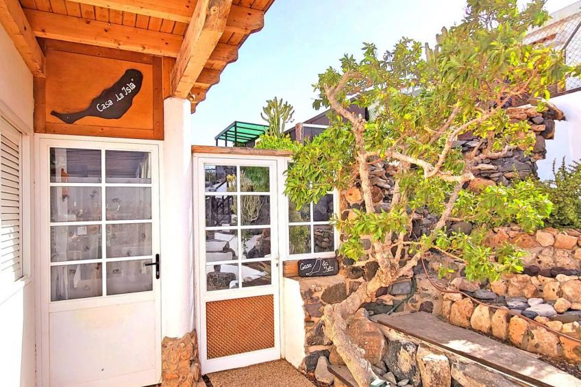 Casa la Isla in Tarajalejo mit Garten und WiFi