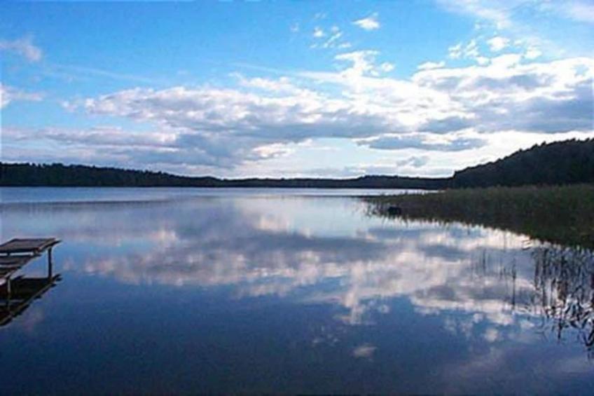 Drewniany dom nad jeziorem - foto 33