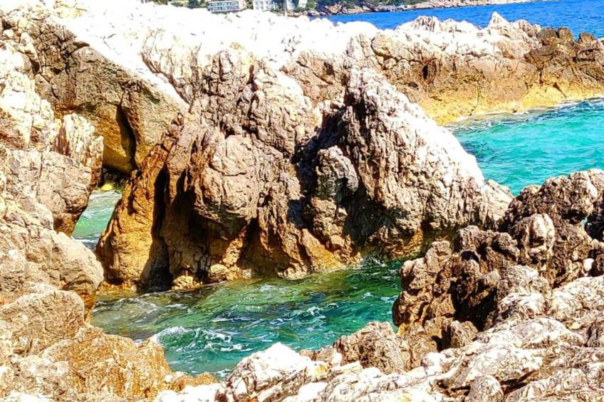 Apartments & Rooms Barišić - Double Room with Balcony and Garden View (Soba 1) - foto 14