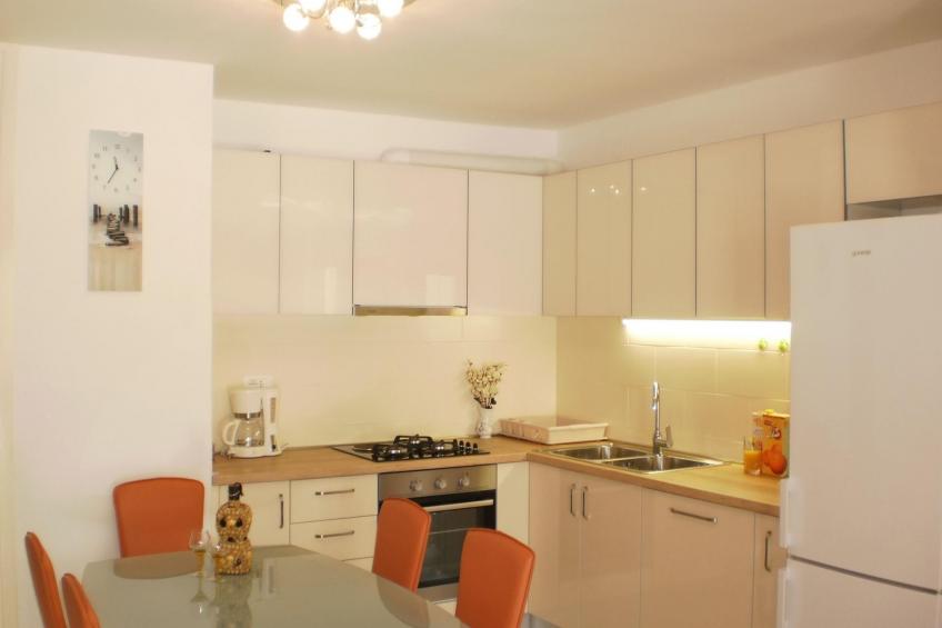Moderne Ferienwohnung in Omiš mit Terrasse und Garten - foto 13