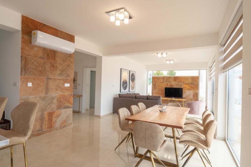 Luxuriöse Villa mit 4 Schlafzimmern, Pool und Whirlpool - foto 17