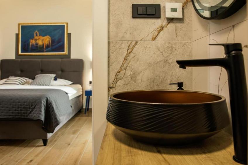 Luxury Villa Lara with Heated Pool, Hot-Tub and Sauna - Six Bedroom Villa with Pool - foto 22