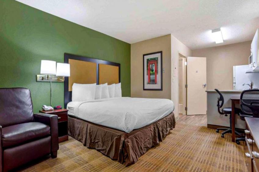 1 Queen Bed | Mobil Access Tub Nsmk Kitchen - foto 16