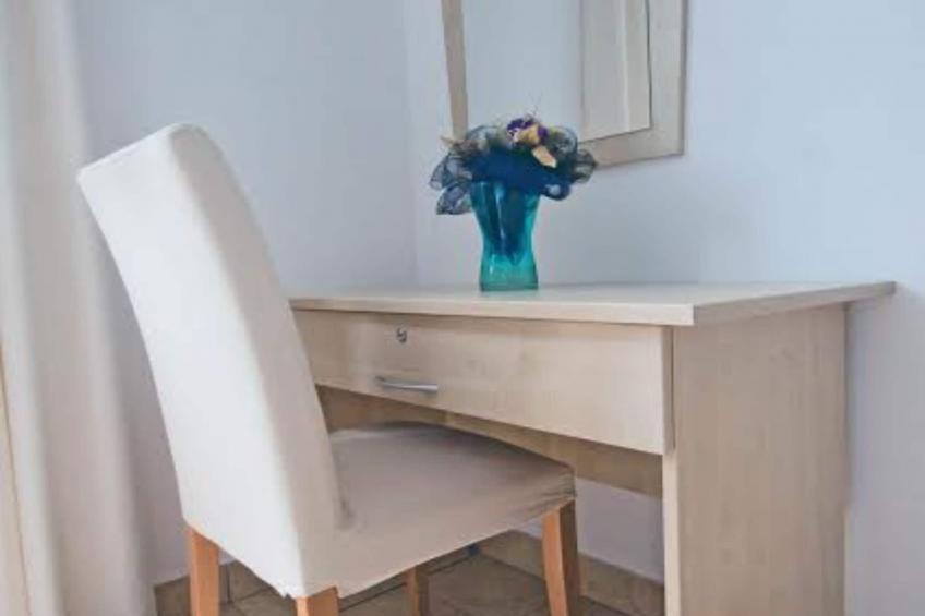 Beachfront Apartments Tamarix - One Bedroom Apartment with Partial Sea View - foto 2