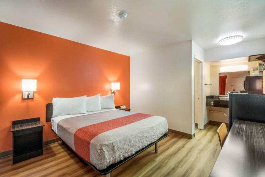 1 Queen Bed - foto 14