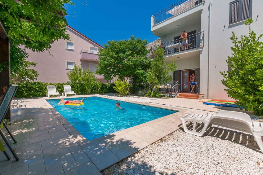 Vakantiewoning met terras en zwembad - VW-NPVF5 - foto 6