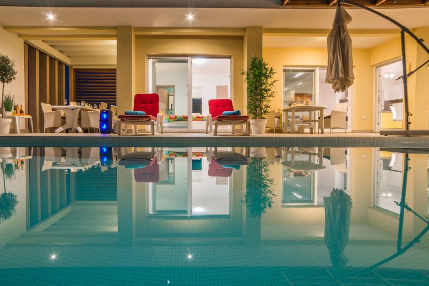 mit Privatpool für 6 Personen