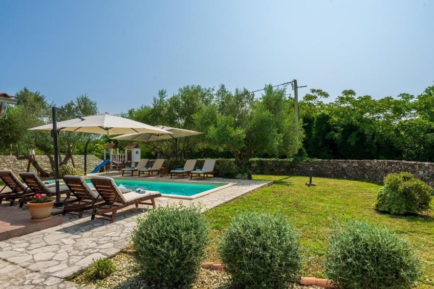 Villa mit privatem Pool und großem Garten - foto 42