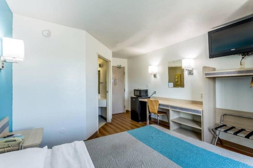 2 Full Beds  Smoking - foto 16