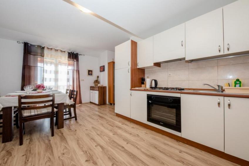 One Bedroom Apartment with Terrace 3 - foto 6