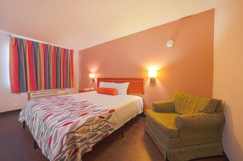 King Bed Non-Smoking - foto 15