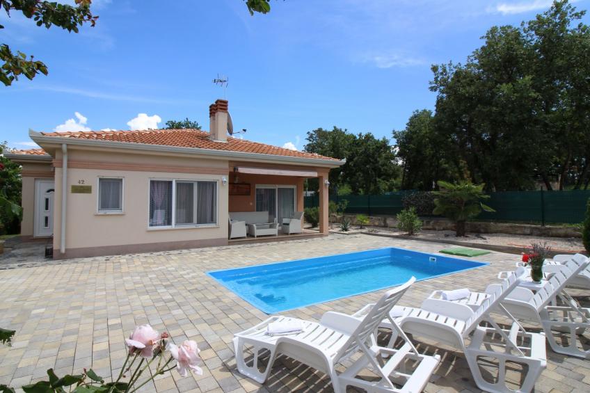 Villa Bianca mit Pool nah am Lanterna Resort