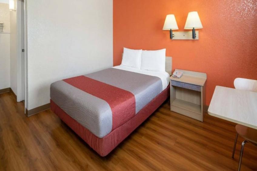 1 FULL BED  ADA/RI SHOWER - foto 4