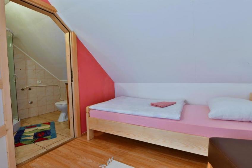 Holiday Apartment Vuković - Three Bedroom Holiday Home With Terrace - foto 9