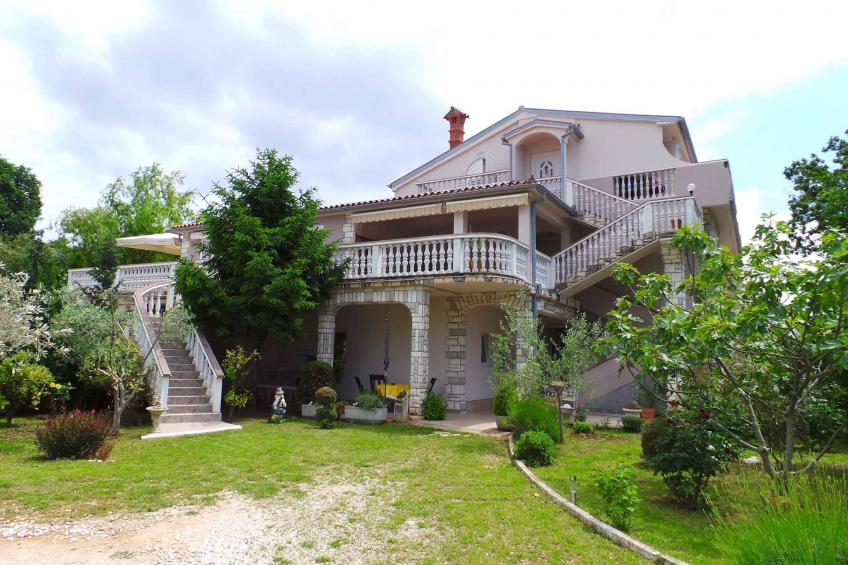Holiday apartment large terrace with barbecue - BF-X2G5