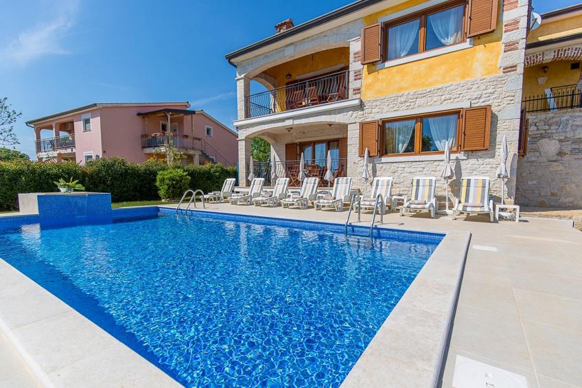 Villa with air conditioning and pool - BF-GT8J4