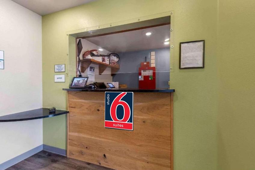 2 Full Beds | Smoking, Kitchen - foto 3