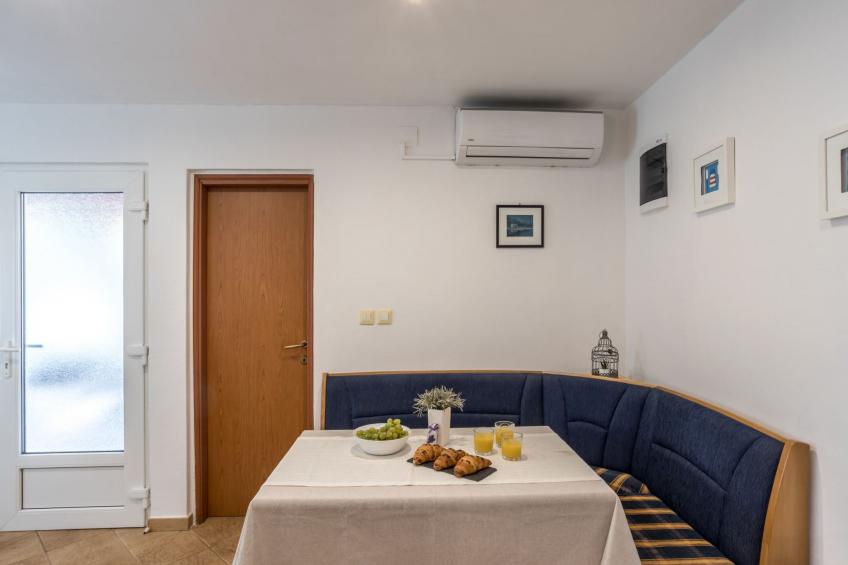 Geräumiges Ferienhaus mit Terrasse und Garten - foto 45