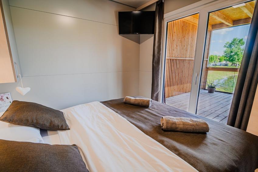 Lakeside Luxury Retreat Mobile Homes with Thermal Riviera Tickets - Three Bedroom Mobile Home 15\/019 - foto 12