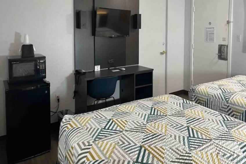 2 Queen Beds  Non-Smoking Kitchen - foto 3