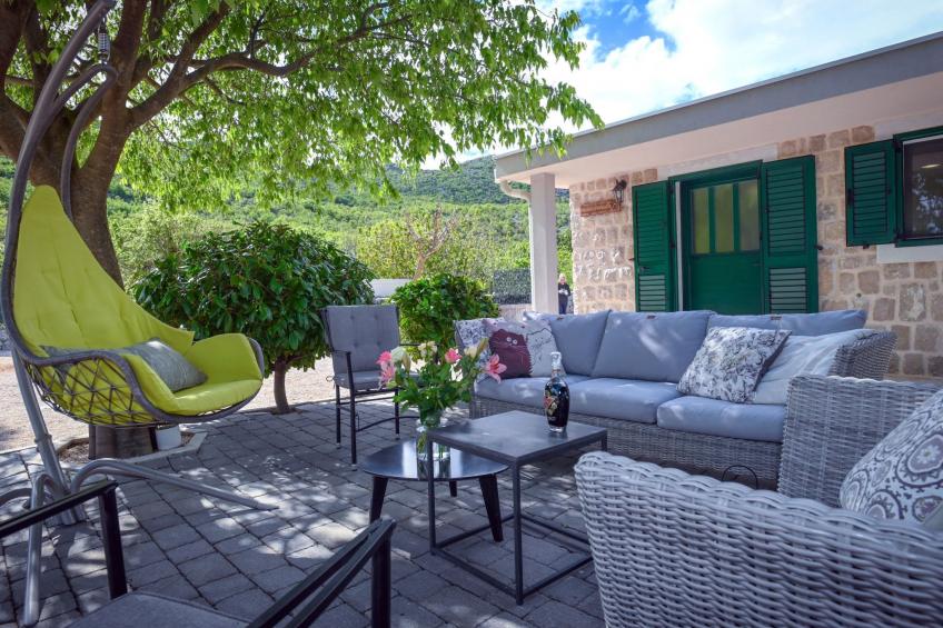 Freistehendes Ferienhaus in Duge Njive mit Privatem Pool