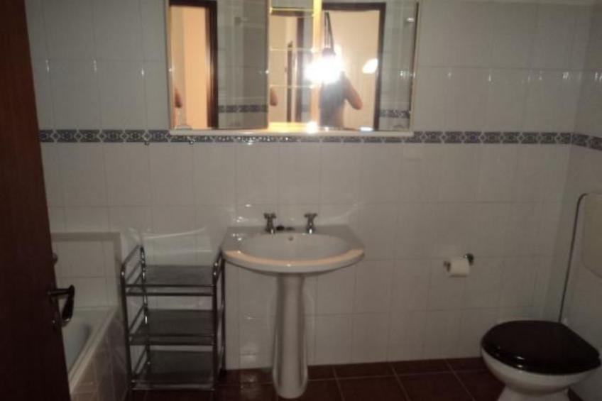 mit Balkon, Terrasse und Außenpool - foto 13