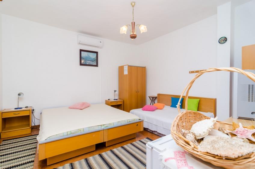 Apartments Rašica Molunat - Triple Room with Patio and Sea View (Soba sa kuhinjom) - foto 5